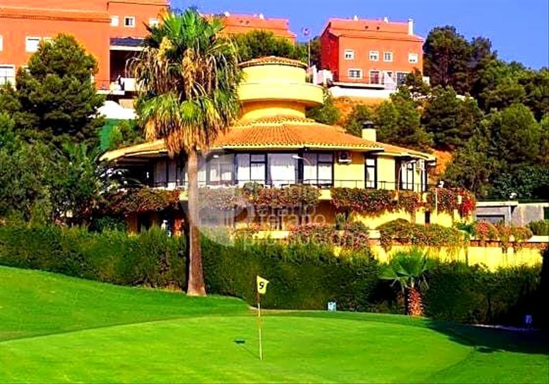 Foto a17eded3-e5b8-453a-809d-e6b6a3d6acb4. Casa su refugio este en comoda parcela de 750 metros , y 361 metros constuidos en Málaga