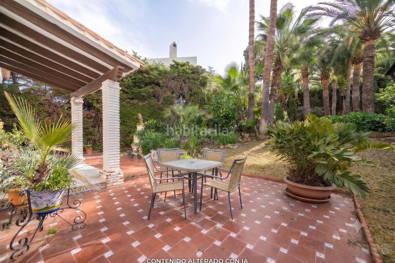 Foto b8f9b8d9-bb47-4ed9-9384-677e6e2ee264. Casa amb aparcament a El Candado Málaga