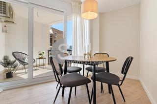 Appartement  De colón. Amplio y luminoso piso totalmente reformado en la alameda de col