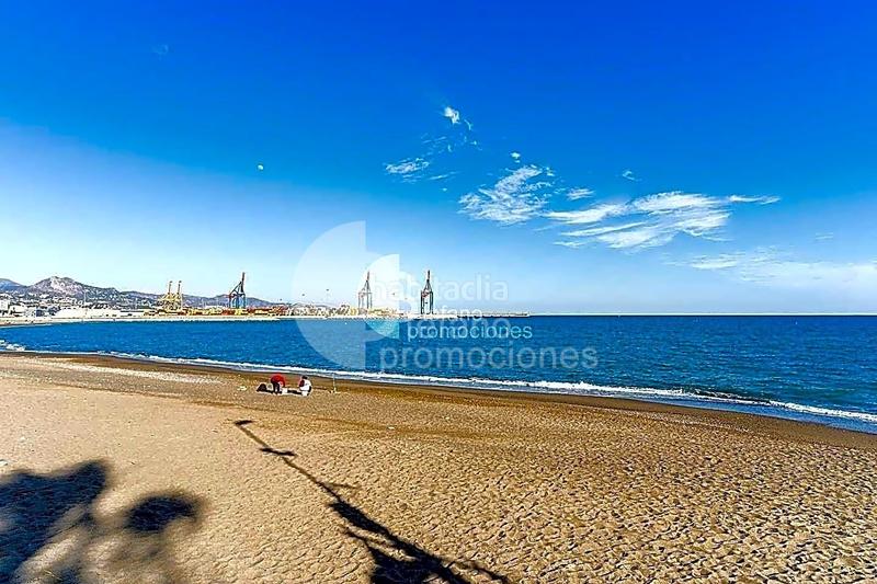 Foto 4809b29f-89bc-410b-a331-1e19813bc2ab. Duplex in Parque Ayala - Jardín de la Abadía - Huelín Málaga