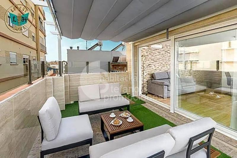 Foto e471c387-e141-4be6-a442-e55fd9ba96af. Duplex in Parque Ayala - Jardín de la Abadía - Huelín Málaga