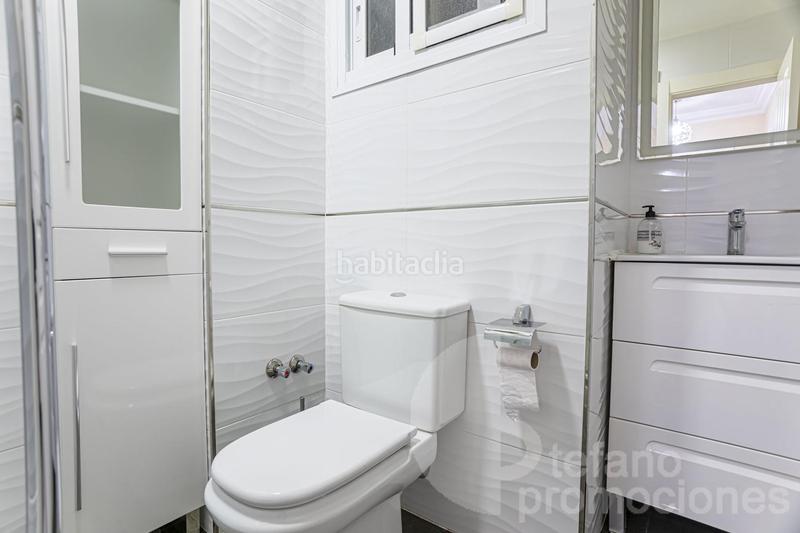 Foto 67ef6b0a-ab2e-4126-b289-360852e9d9b0. Piso amplia y luminosa vivienda de esquina totalmente reformada en el centro . cuenta con 3 dormitorios en Málaga