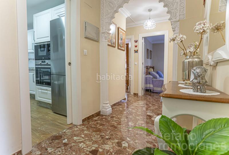 Foto 6d59ee7f-24d8-476b-8bb0-07827316f29b. Piso amplia y luminosa vivienda de esquina totalmente reformada en el centro . cuenta con 3 dormitorios en Málaga