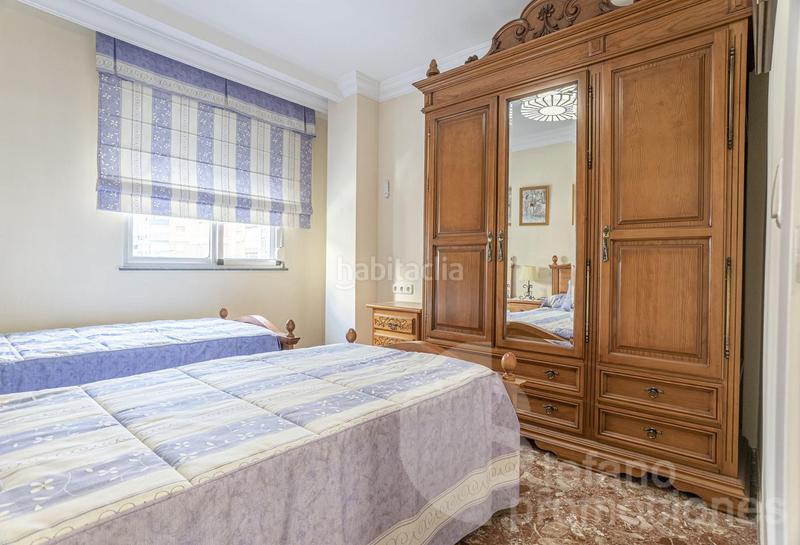 Foto 6ff6e4e7-7417-4398-bc18-b438ec2d97bb. Piso amplia y luminosa vivienda de esquina totalmente reformada en el centro . cuenta con 3 dormitorios en Málaga