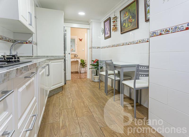 Foto 9cdcc6cb-e030-40cd-8f4f-ef4657d962fa. Piso amplia y luminosa vivienda de esquina totalmente reformada en el centro . cuenta con 3 dormitorios en Málaga