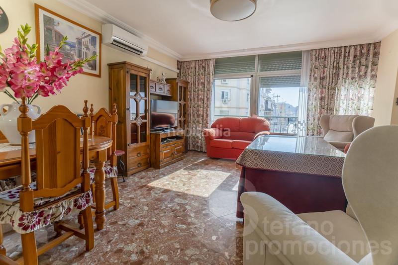 Foto b6fb44f6-e05b-40bc-a784-a38782abba28. Piso amplia y luminosa vivienda de esquina totalmente reformada en el centro . cuenta con 3 dormitorios en Málaga