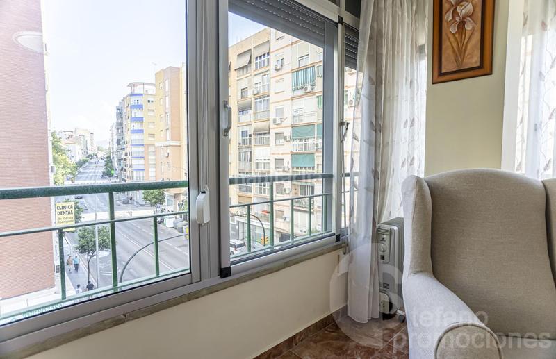 Foto c2953f24-ba42-4d74-ab1d-1f3d1e3eb830. Piso amplia y luminosa vivienda de esquina totalmente reformada en el centro . cuenta con 3 dormitorios en Málaga