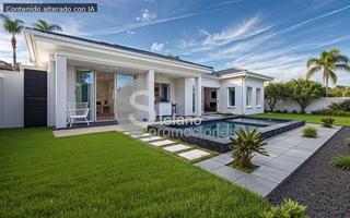 Casa  Louro. Encantador chalet en parte baja de  benalmádena , cómoda, todo e