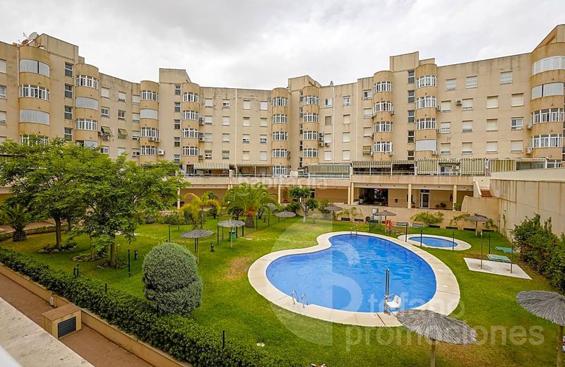 Foto b13b3ac3-42f5-45be-9ecd-d1599b4045cd. Pis amb aparcament piscina a El Consul - Ciudad Universitaria - El Romeral Málaga