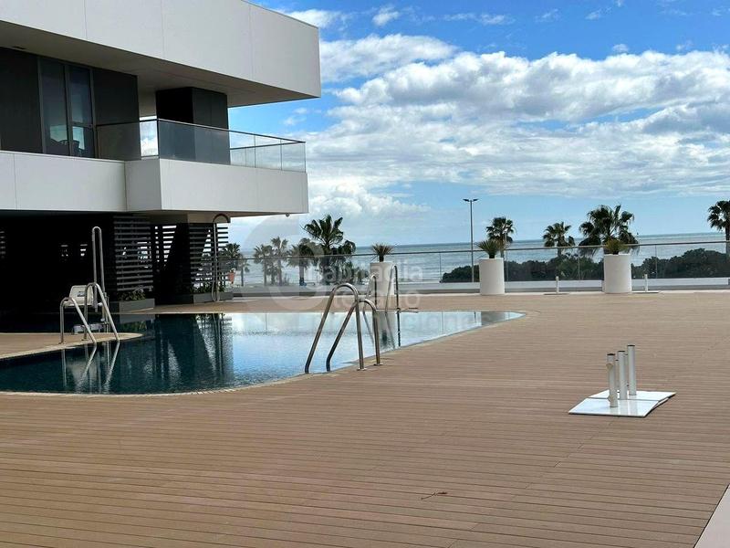 Foto 98c355c0-84ce-4a03-95ae-2119765b59c9. Pis amb calefacció aparcament piscina a Paseo Marítimo Oeste - Pacífico Málaga