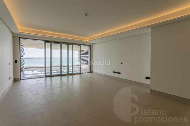 Foto ea9b463a-f5c4-4e74-a251-43c43bdaf978. Pis amb calefacció aparcament piscina a Paseo Marítimo Oeste - Pacífico Málaga