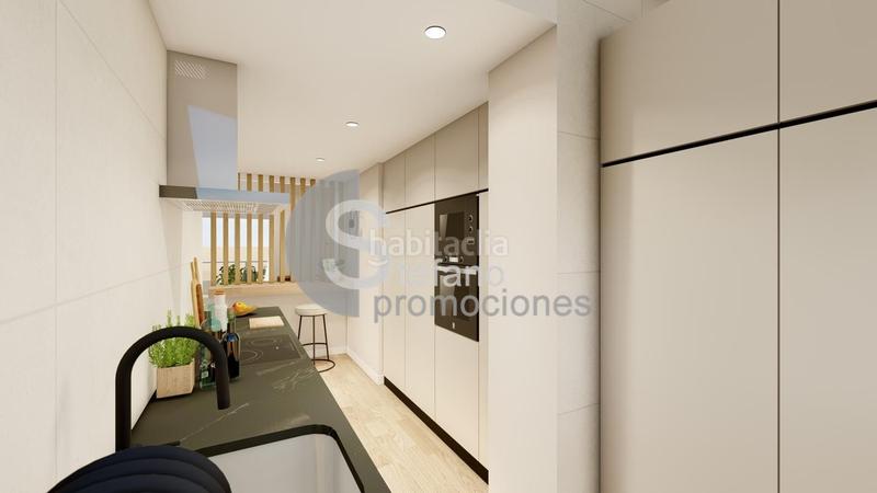Foto 4a13fb77-b264-40c2-8f78-9f6052f4bed0. Piso amplio y luminoso piso de 3 dormitorios y 2 baños, incluyendo suite en la habitación principal, con terraza y cocina totalmente eq en Málaga