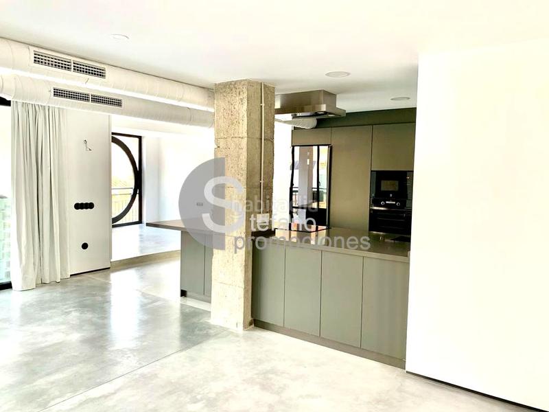 Foto 17cb5973-5f17-4f64-be10-51ebb54f6b14. Piso exclusiva vivienda en venta en el corazón de la malagueta, diseñada con acabados modernos y contemporáneos que combinan estilo, fu en Málaga
