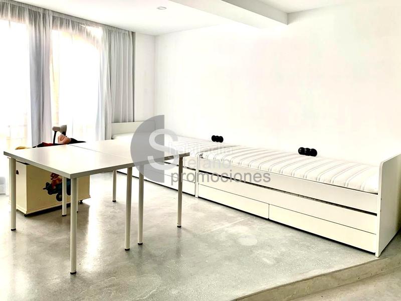 Foto a2aa2562-b0eb-4d4f-aeaf-6e18d4e1ec0e. Piso exclusiva vivienda en venta en el corazón de la malagueta, diseñada con acabados modernos y contemporáneos que combinan estilo, fu en Málaga