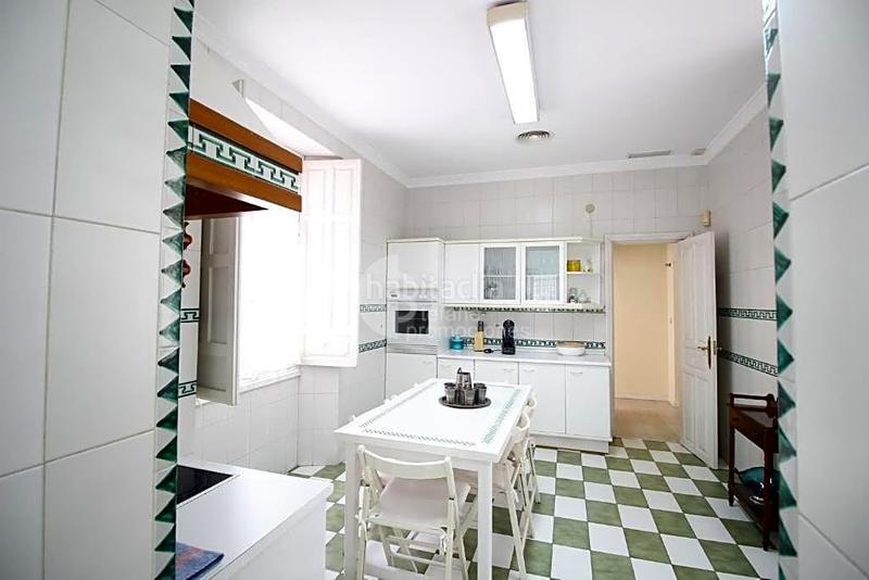 Foto 469ff513-8006-4846-aeec-10425fe0e0b3. Ground floor with heating in La Malagueta - Monte Sancha Málaga