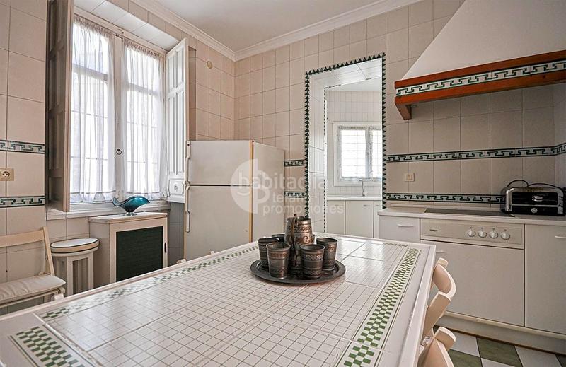 Foto 53ef10f4-febe-4b28-8994-ca0e74a69e29. Ground floor with heating in La Malagueta - Monte Sancha Málaga