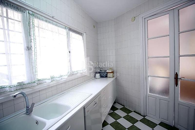 Foto ce513bf3-a7b4-49ae-9604-dc0f2b4656d7. Ground floor with heating in La Malagueta - Monte Sancha Málaga