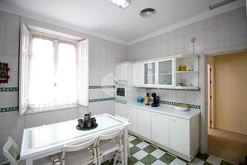 Foto da4ed410-64c5-484e-8c95-bcbc79481775. Ground floor with heating in La Malagueta - Monte Sancha Málaga