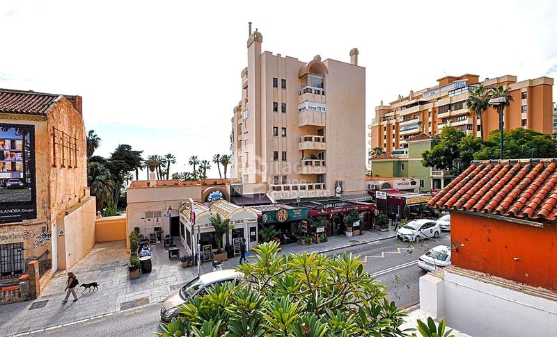 Foto c9e43195-876a-4379-9c01-1320a4fd8f54. Casa señorial y representativa casa, con carácter , dando a paseo de sancha, techos muy altos, y detalles de gran arquitectura, en Málaga