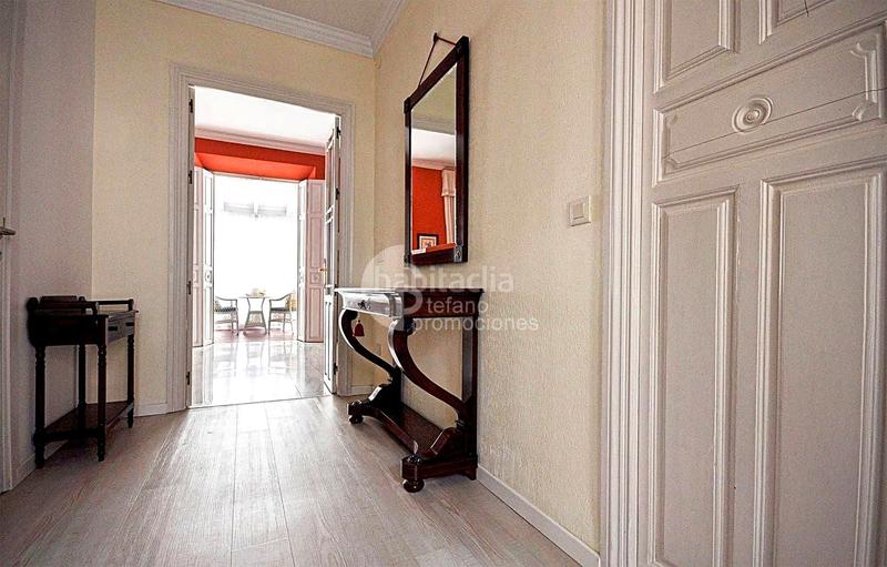 Foto d1c8648a-fdf3-467d-ba18-2cfe9503c555. Casa señorial y representativa casa, con carácter , dando a paseo de sancha, techos muy altos, y detalles de gran arquitectura, en Málaga