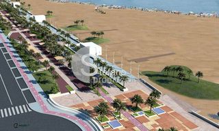 Pis  Pacífico. Diseño, de esquina, con terraza, en primera línea de playa, ubic