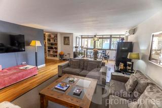 Appartement  Juan sebastián elcano. Vivienda frente al mar piso de 194 m en primera línea de playa,