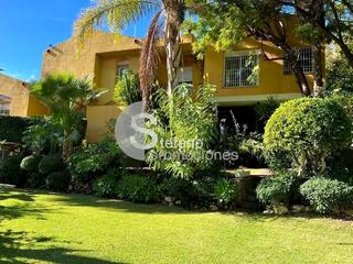 House in Mayorazgo. Exclusiva villa  en parte baja del limonar con vistas paradisíac