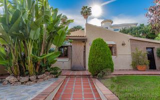 Casa in La Cala del Moral. Encanto , exclusividad y comodidad, en una sola planta,  chalet