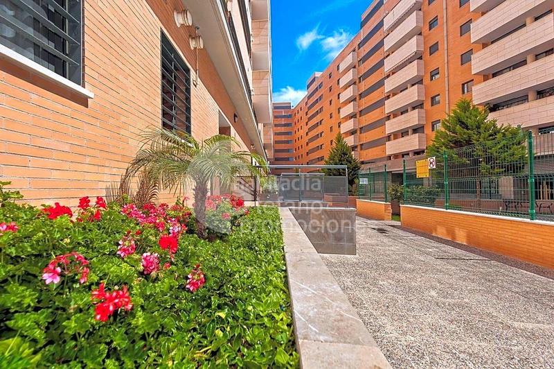 Foto 04b6f1fe-3420-4da5-90ce-c7d9ecd2b37a. Appartamento con parcheggio piscina in Parque Ayala - Jardín de la Abadía - Huelín Málaga