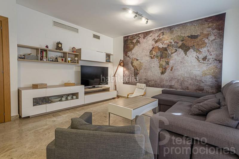 Foto 535000e9-ae85-4e43-af3d-d083fe7439f2. Appartamento con parcheggio piscina in Parque Ayala - Jardín de la Abadía - Huelín Málaga