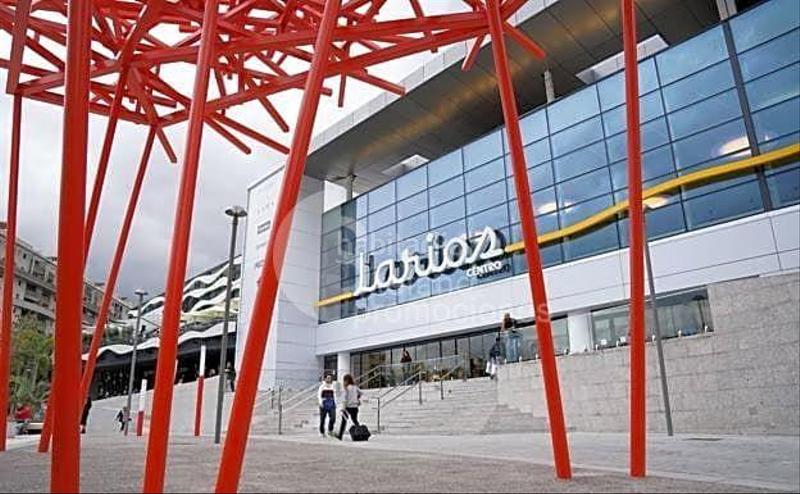 Foto 8c088575-420f-4bc8-8868-1e29c52da089. Appartamento con parcheggio piscina in Parque Ayala - Jardín de la Abadía - Huelín Málaga