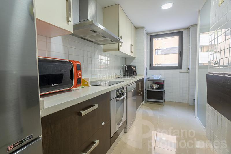 Foto f386d4aa-74f6-46d9-8405-fd0dd76b8e6a. Appartamento con parcheggio piscina in Parque Ayala - Jardín de la Abadía - Huelín Málaga