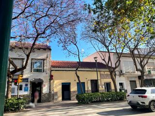 House  Avenida juan sebastián elcano. Oportunidad única de inversión en el corazón de pedregalejo chal