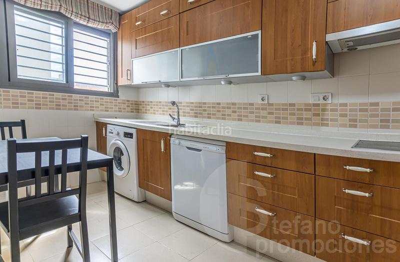 Foto 2e7013aa-f08d-4612-9f90-2240bea05a13. Dúplex amb aparcament piscina a El Consul - Ciudad Universitaria - El Romeral Málaga