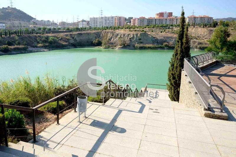 Foto 5e73895f-9dbe-41b8-b9bc-311d75eba0e6. Dúplex amb aparcament piscina a El Consul - Ciudad Universitaria - El Romeral Málaga