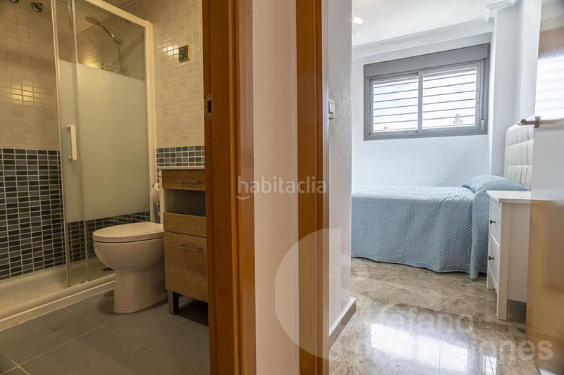 Foto f50b5b1c-d47b-4fdf-a6d4-f53610ef0382. Dúplex amb aparcament piscina a El Consul - Ciudad Universitaria - El Romeral Málaga