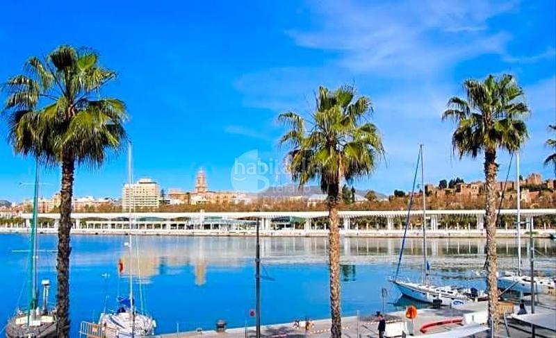 Foto fad72b9a-1c26-40aa-9481-2da7ca8fc68e. Piso vivienda exclusiva en el prestigioso paseo de reding, una zona histórica y residencial . 105 m reformados con diseño mode en Málaga