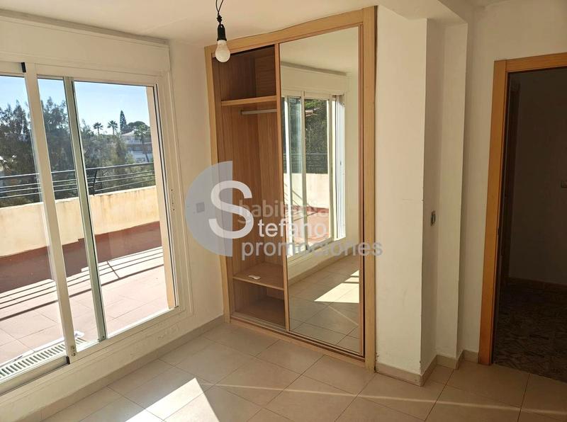 Foto 18cd21d2-20ad-42e8-b3d7-760af04209d1. Dachwohnung mit heizung parking in El Candado Málaga