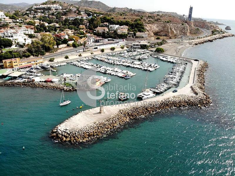 Foto 5b4c6797-a735-4dee-931d-889485c076d1. Dachwohnung mit heizung parking in El Candado Málaga