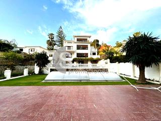Maison  Balcón. Villa amplia y con carácter en el candado, en una de las urbaniz