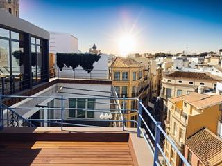 Attique à Centro Histórico. Ático elegante en pleno centro de málaga, ubicado en la 6 planta