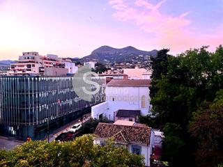 Pis  Miramar del palo. Vivienda en esquina , muy luminoso con 4 dormitorios, cocina amu