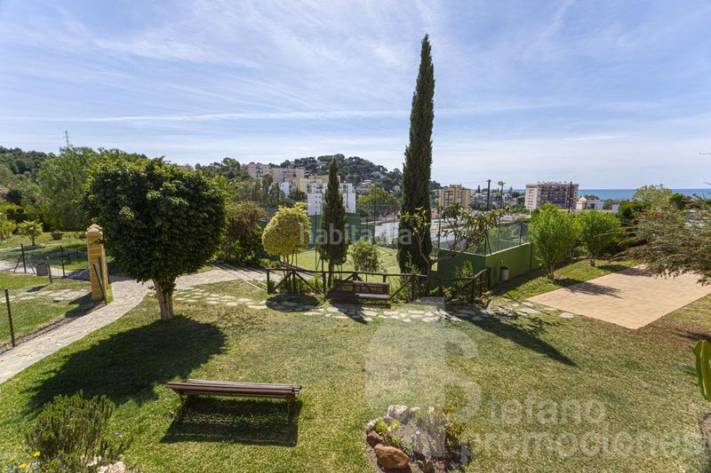 Foto 45aa5d58-45b9-41f4-b5c9-3d0aa7a5c9d6. Pis amb aparcament piscina a Miraflores del Palo Málaga