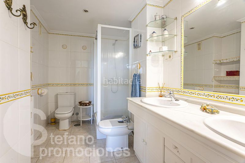 Foto 6a9cc82e-4872-4a29-a381-bf61e54eb7c5. Pis amb aparcament piscina a El Palo Málaga