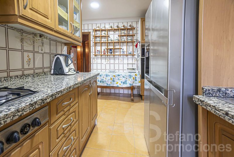 Foto b6855574-dd26-4f0f-a6d7-801363ab5807. Pis amb aparcament piscina a El Palo Málaga