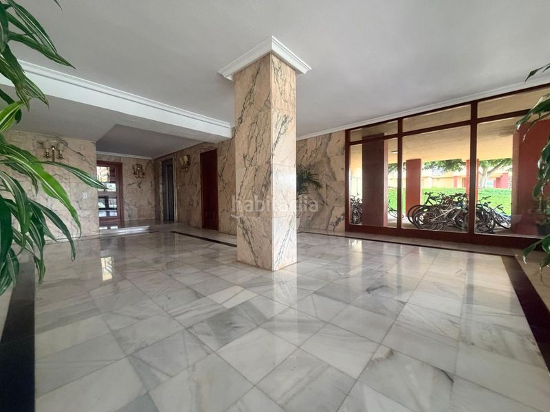 Foto b70dbc63-216f-43e5-867d-9406c9649c21. Pis amb aparcament piscina a El Palo Málaga