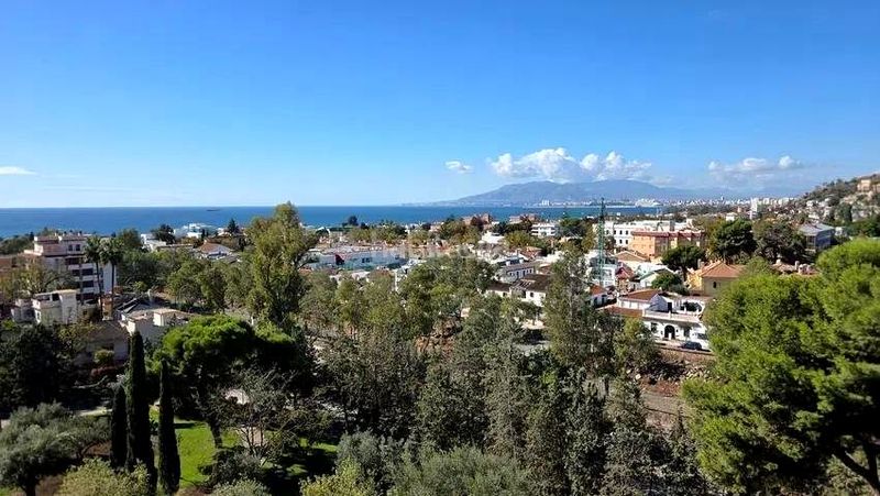 Foto cfb3bceb-6405-4589-88f1-97cabda117b2. Pis amb aparcament piscina a El Palo Málaga