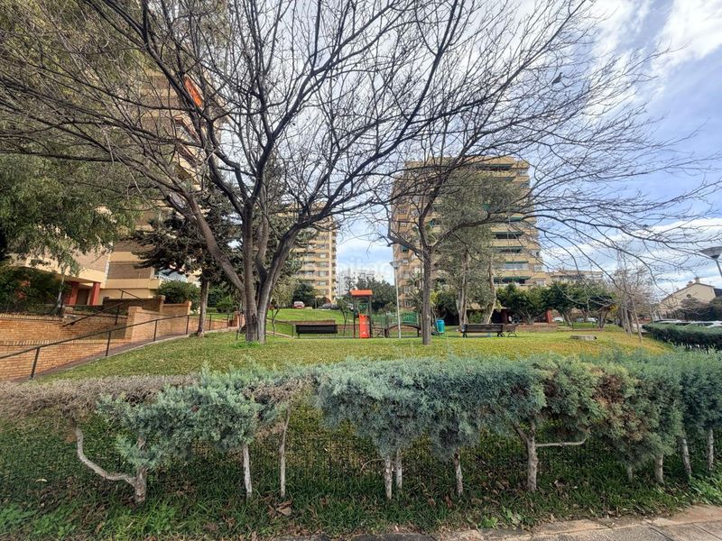 Foto e60c05ef-00af-4b6d-a856-6b7ab84bf43c. Pis amb aparcament piscina a El Palo Málaga