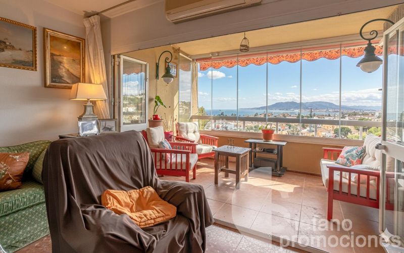 Foto ea4dcc61-f5a4-4734-abca-be155dcc4a68. Pis amb aparcament piscina a El Palo Málaga