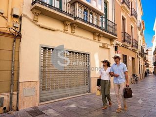 Lloguer Local Comercial  Madre de dios. Su sueño o negocio en el corazón del centro histórico con visibi